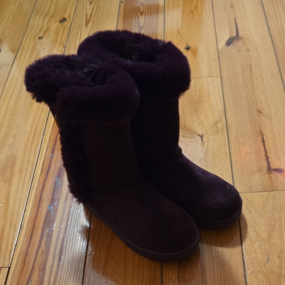 Women's Plush Lined Boots - Dark Purple